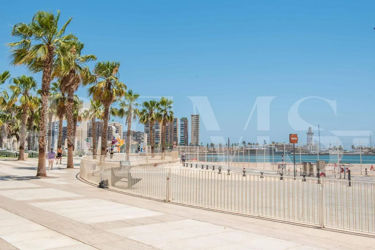 Sophisticated Apartment With Balcony & City Views By Rems Malaga 0*,