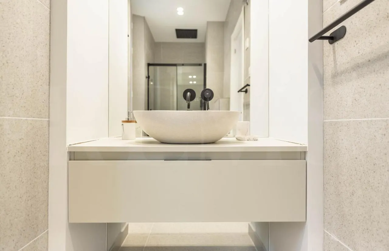 Sophisticated Apartment With Balcony & City Views By Rems مالقة إسبانيا